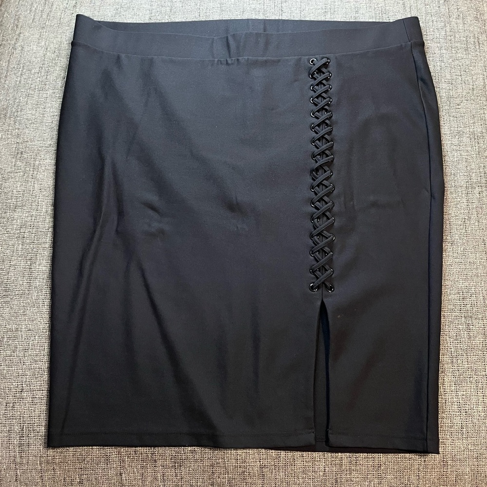 Torrid Black Pencil Skirt Front Slit Women’s Plus Size 4 Dressy Casual Nice!